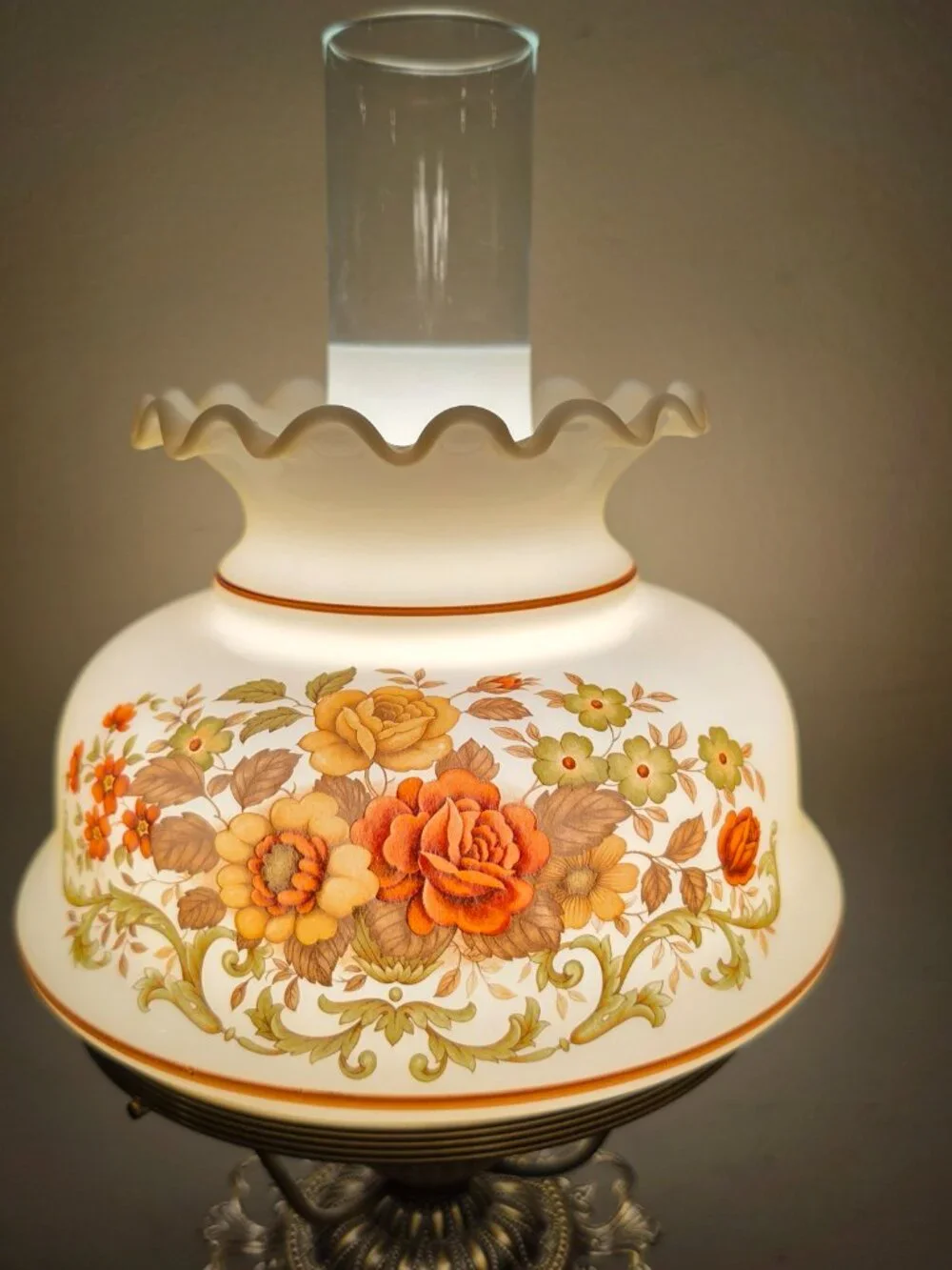 Vintage Quoizel Hurricane 2 Tier Table Lamp features a brass metal base